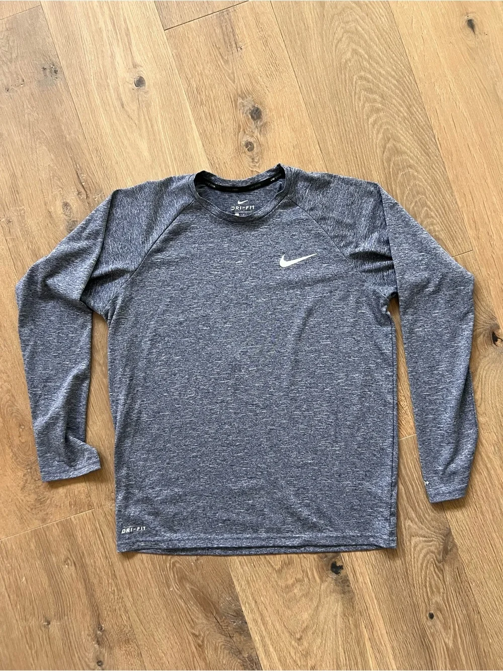 Nike Dri-FIT UPF 40+ Long Sleeve Performance Shirt Gray Men’s Small